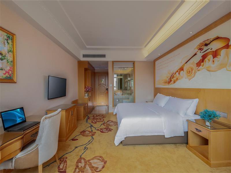 Vienna Hotel Huiyang Sanhe Square Хуижоу Екстериор снимка