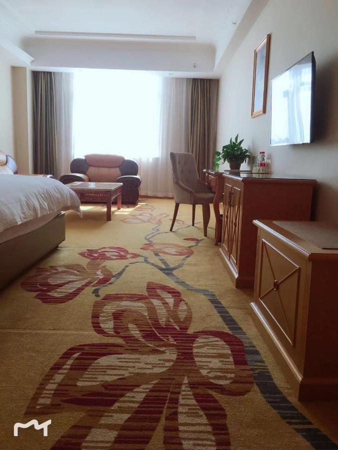 Vienna Hotel Huiyang Sanhe Square Хуижоу Екстериор снимка