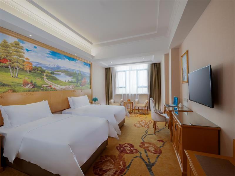 Vienna Hotel Huiyang Sanhe Square Хуижоу Екстериор снимка